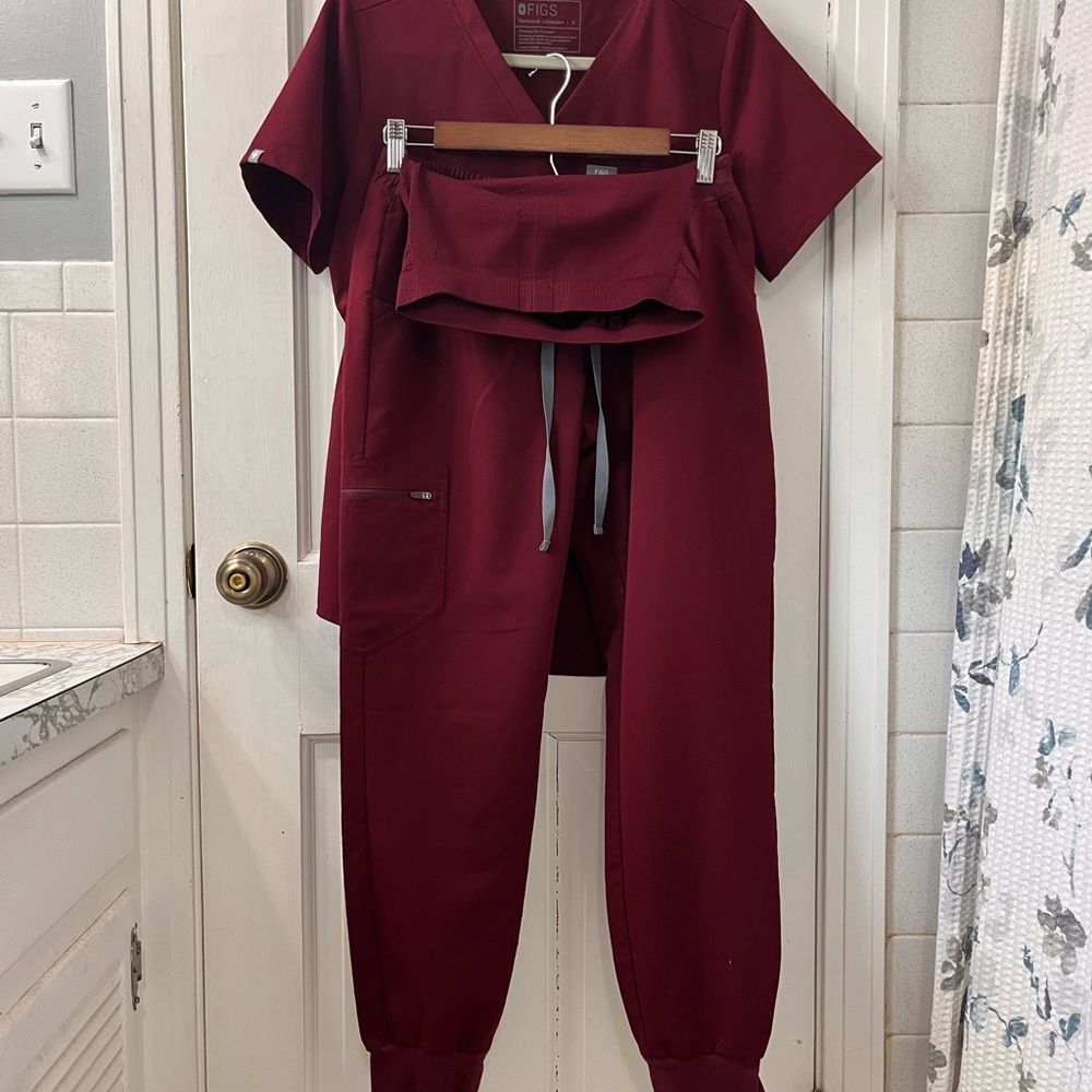 Figs maternity Women's Track Jogger Set in Burgundy